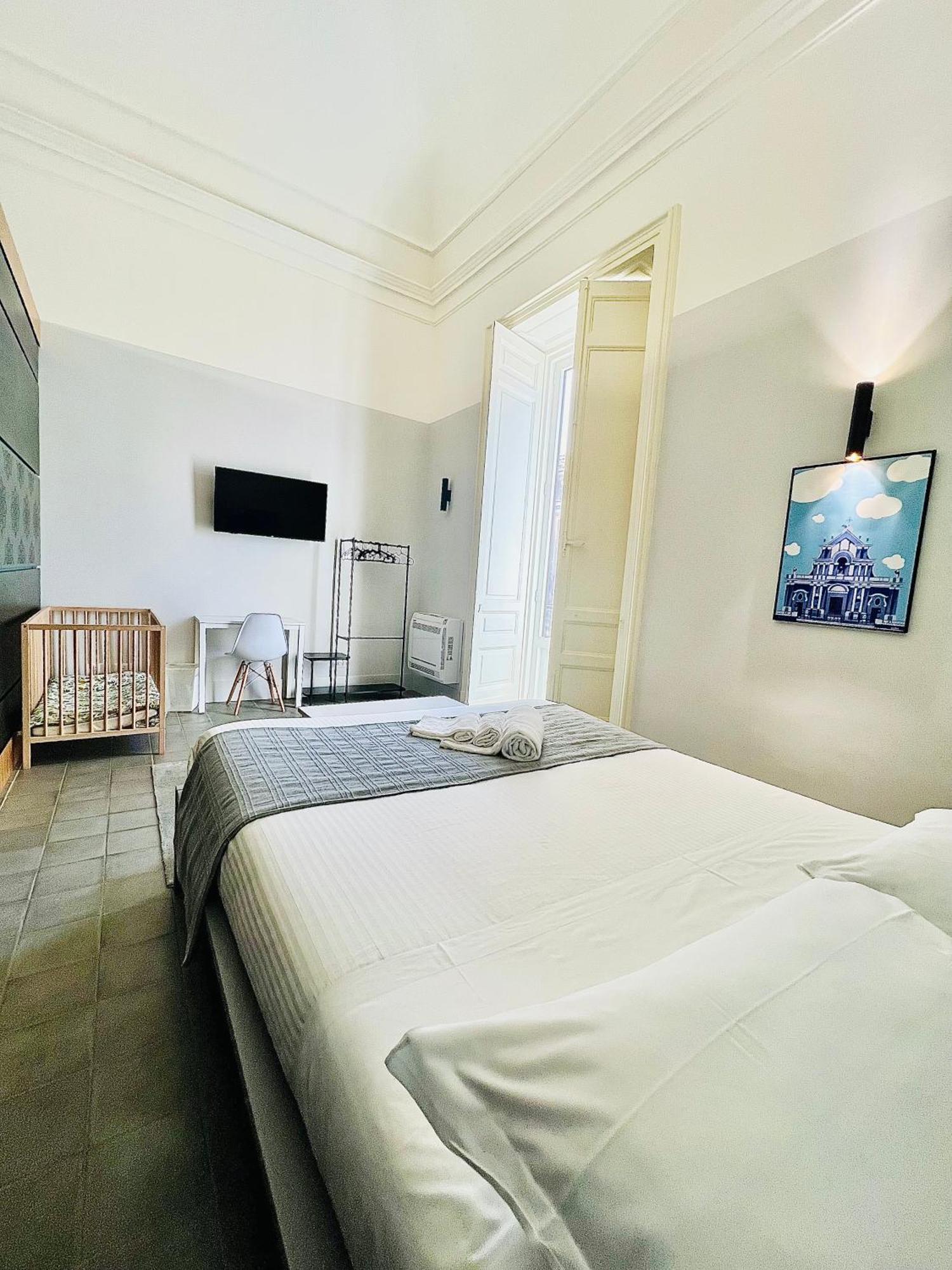 Ruanera Hotel Catania Bagian luar foto